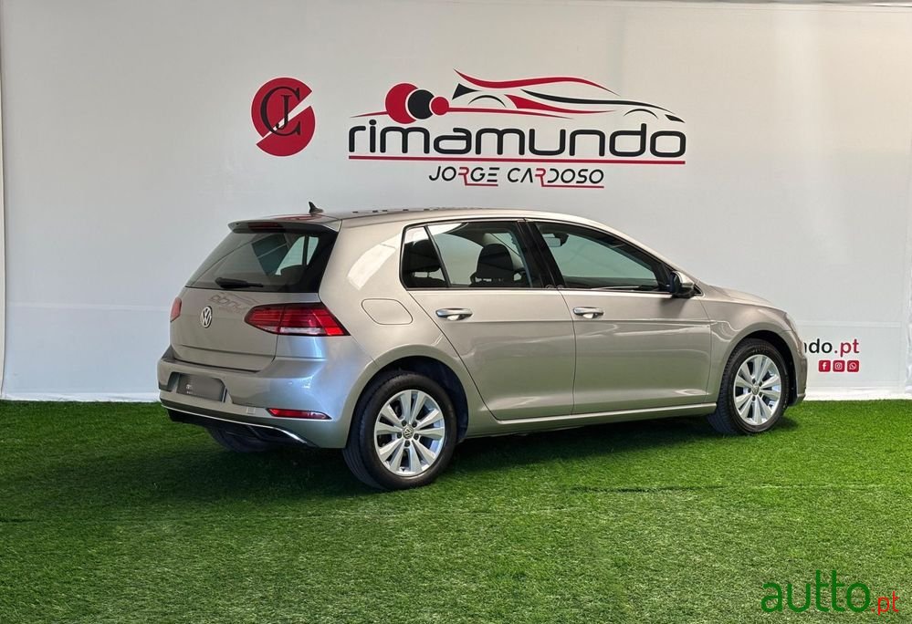 2017' Volkswagen Golf photo #4