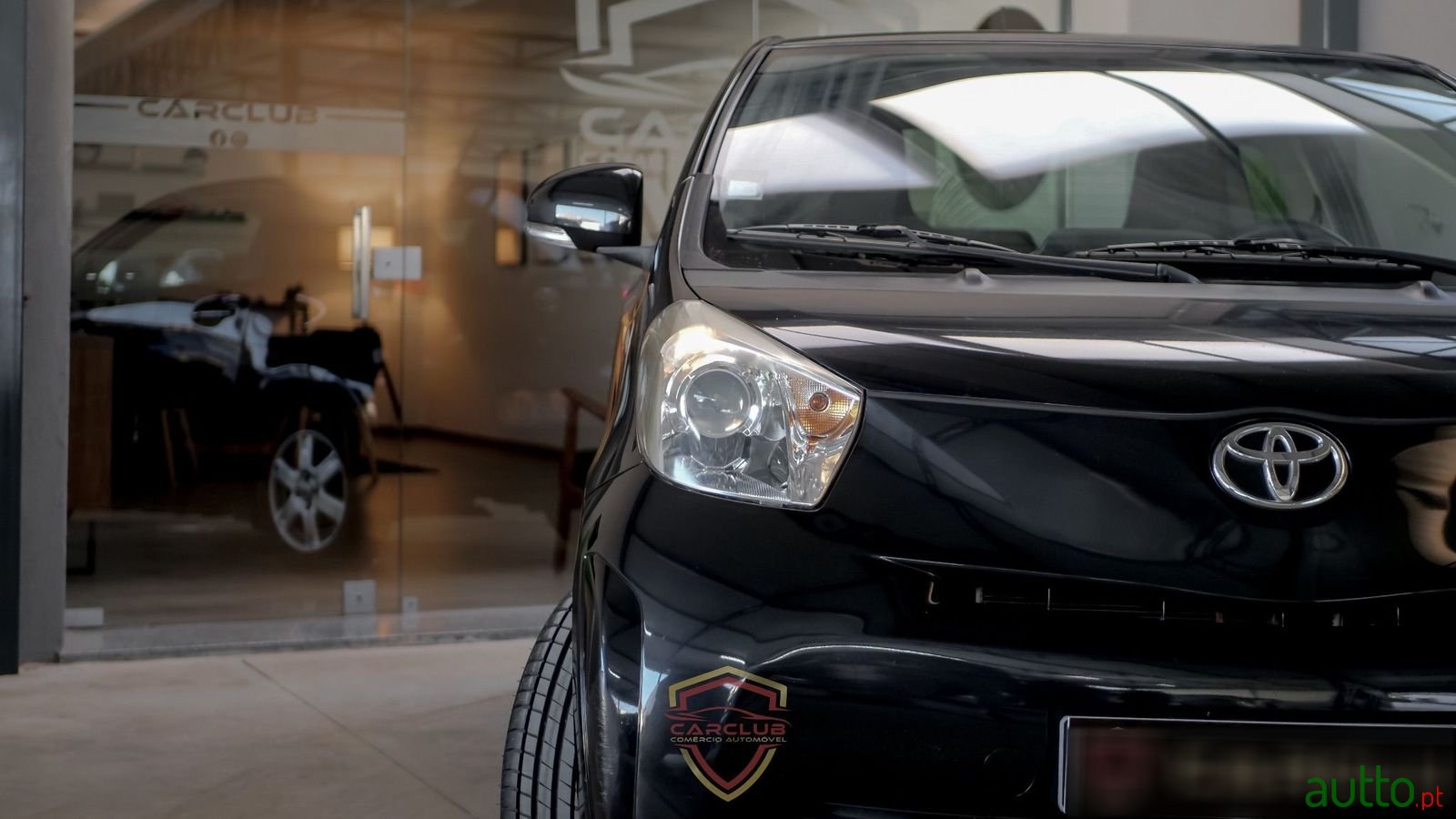 2010' Toyota iQ photo #3