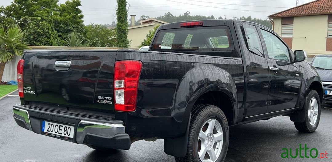 2013' Isuzu D-Max photo #4