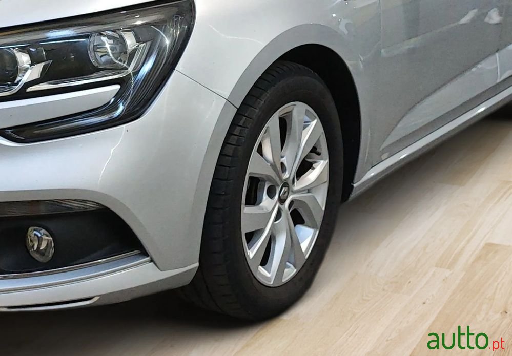2019' Renault Megane photo #6