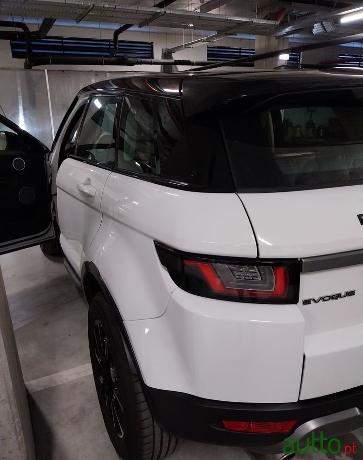 2014' Land Rover Range Rover Evoque photo #3