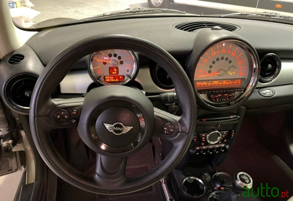 2012' MINI Cooper photo #5