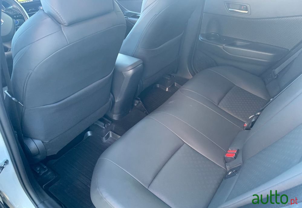 2018' Toyota C-HR photo #4