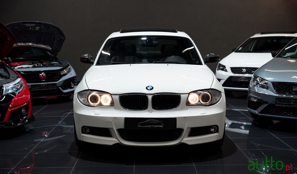 2010' BMW Série 1 D photo #3