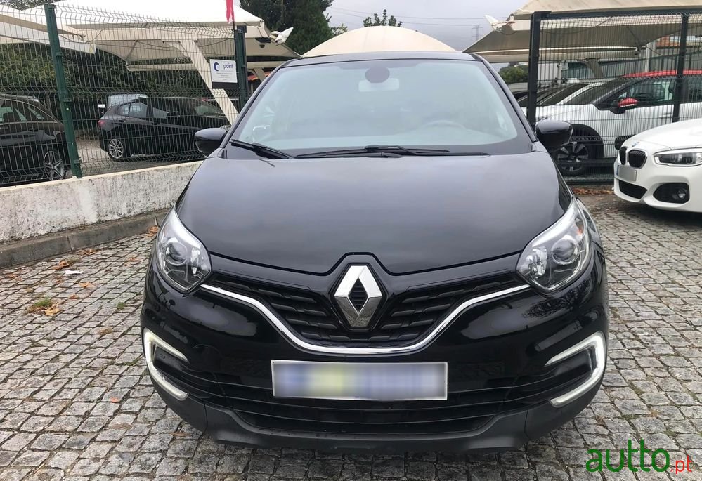 2019' Renault Captur photo #2