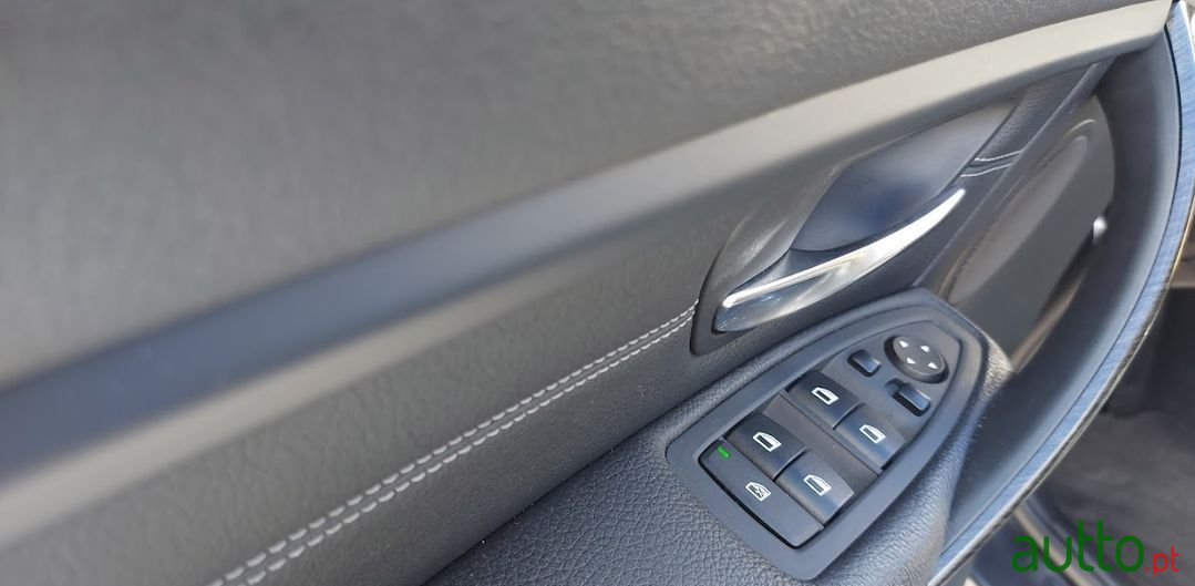 2013' BMW 320 photo #5