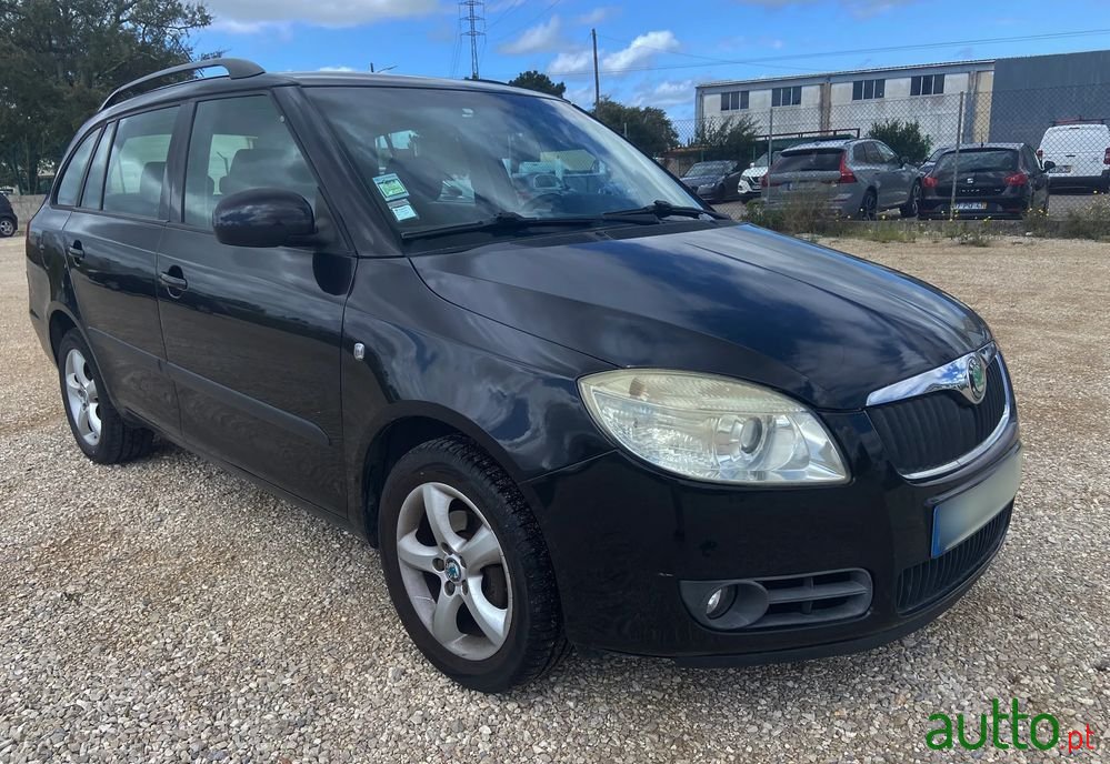2008' Skoda Fabia Break photo #3