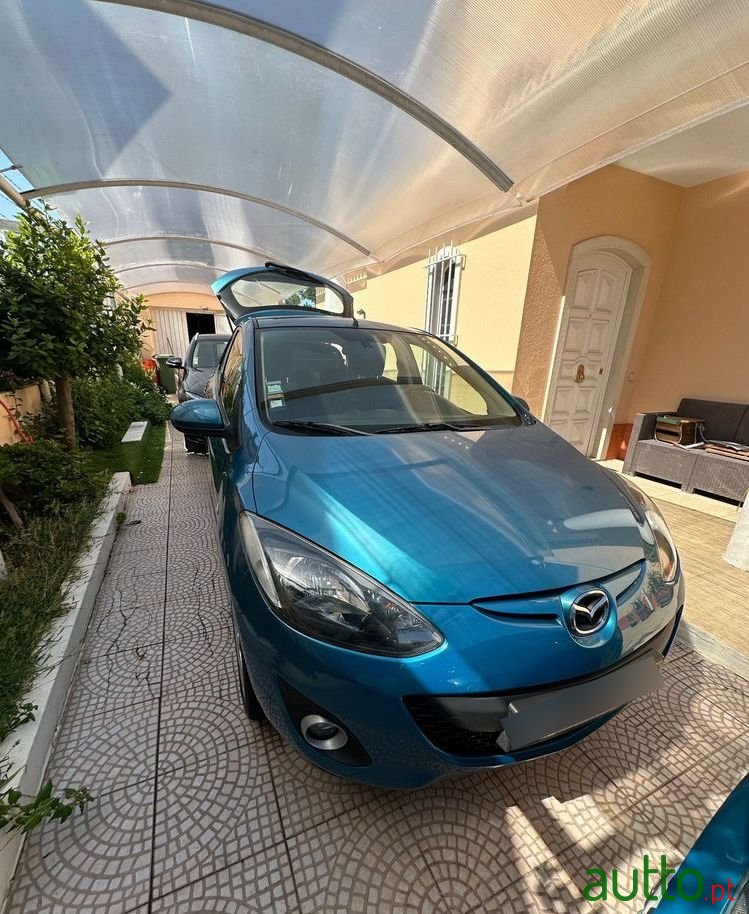 2012' Mazda 2 1.3 Mzr Navi Series photo #3