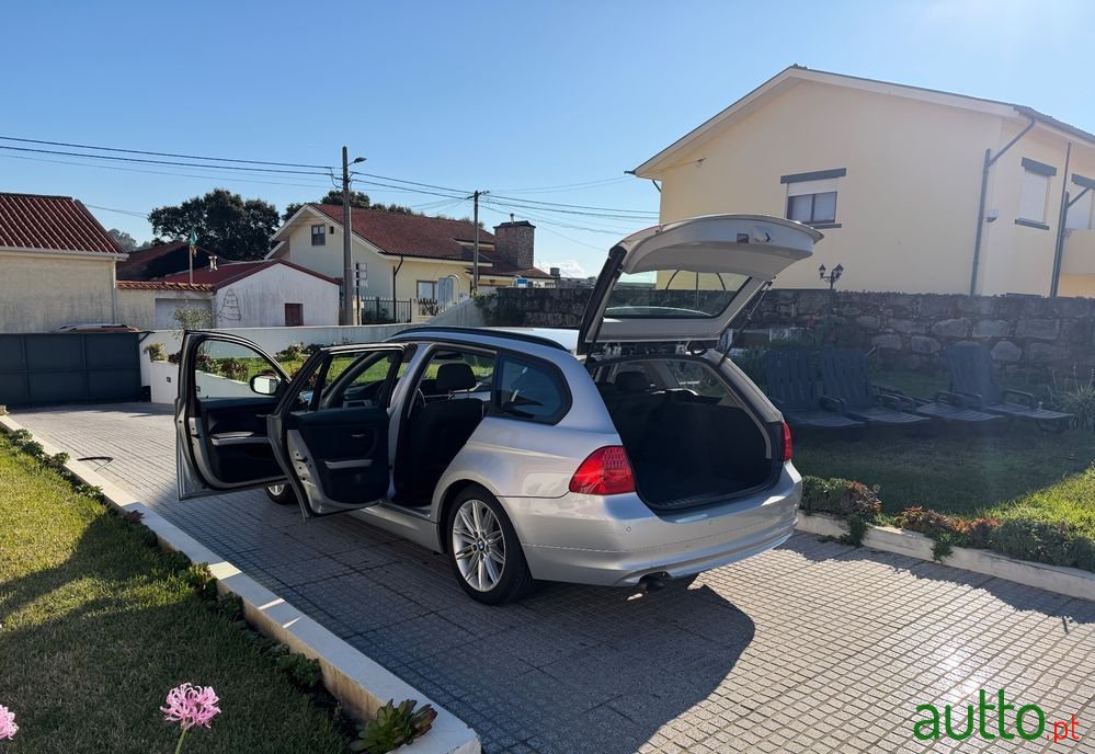 2010' BMW Série 3 photo #3