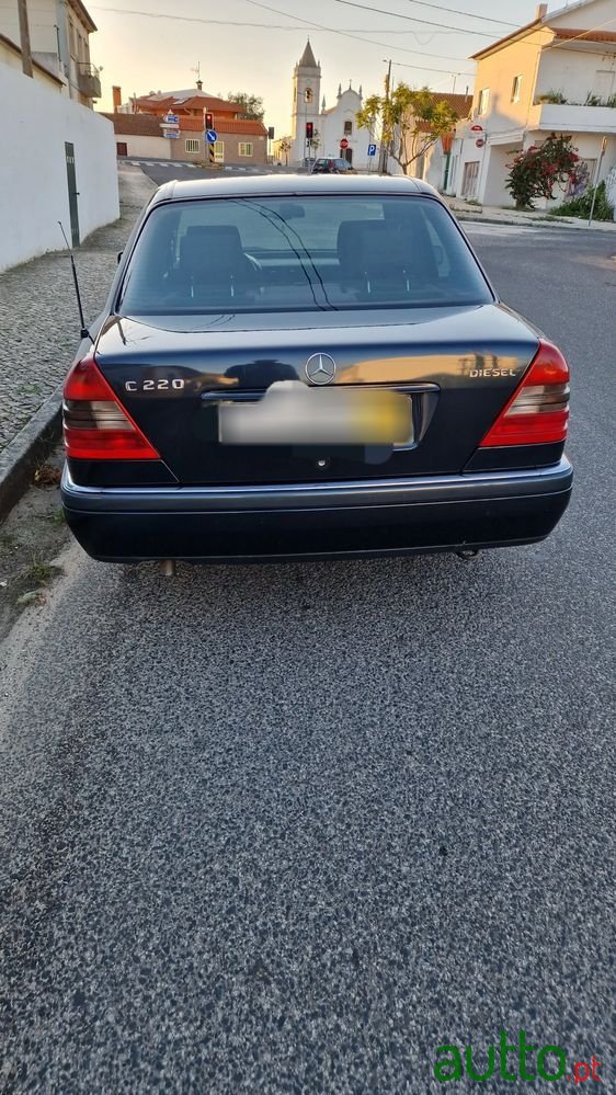 1996' Mercedes-Benz 220 photo #3