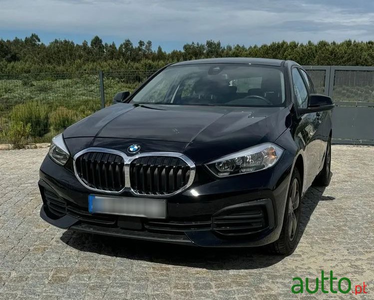 2020' BMW 118 I Advantage photo #1