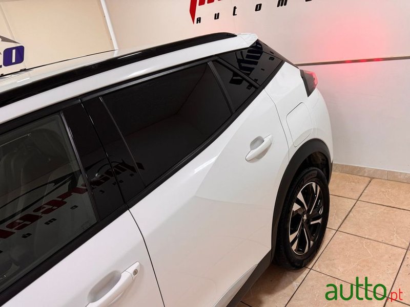 2021' Peugeot 2008 1.2 Puretech Allure photo #3