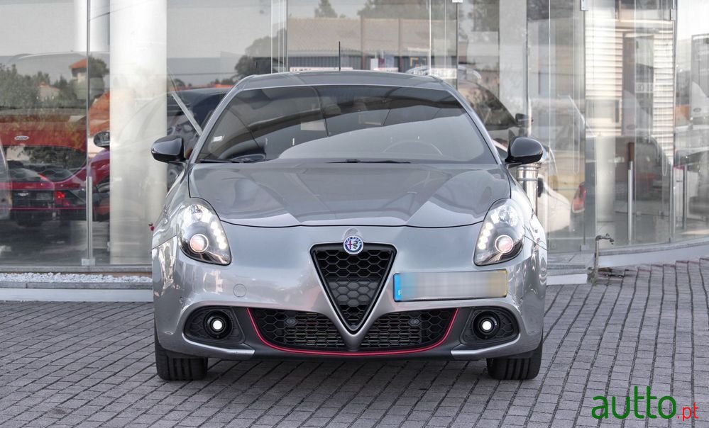 2020' Alfa Romeo Giulietta photo #2