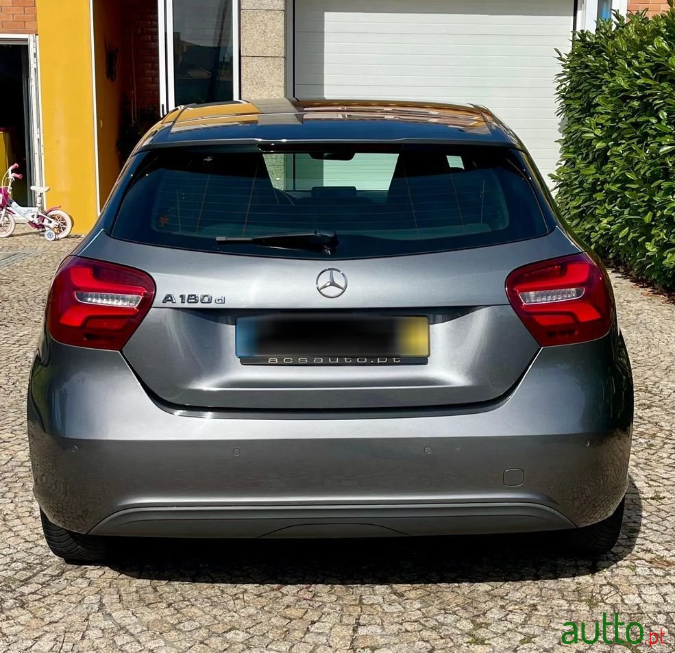 2017' Mercedes-Benz 180 photo #5