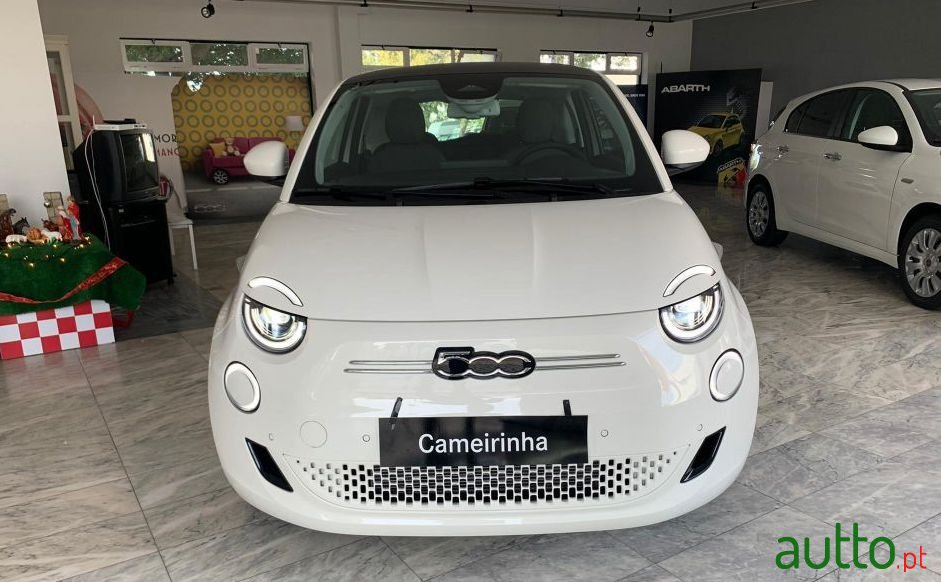 2020' Fiat 500E photo #4