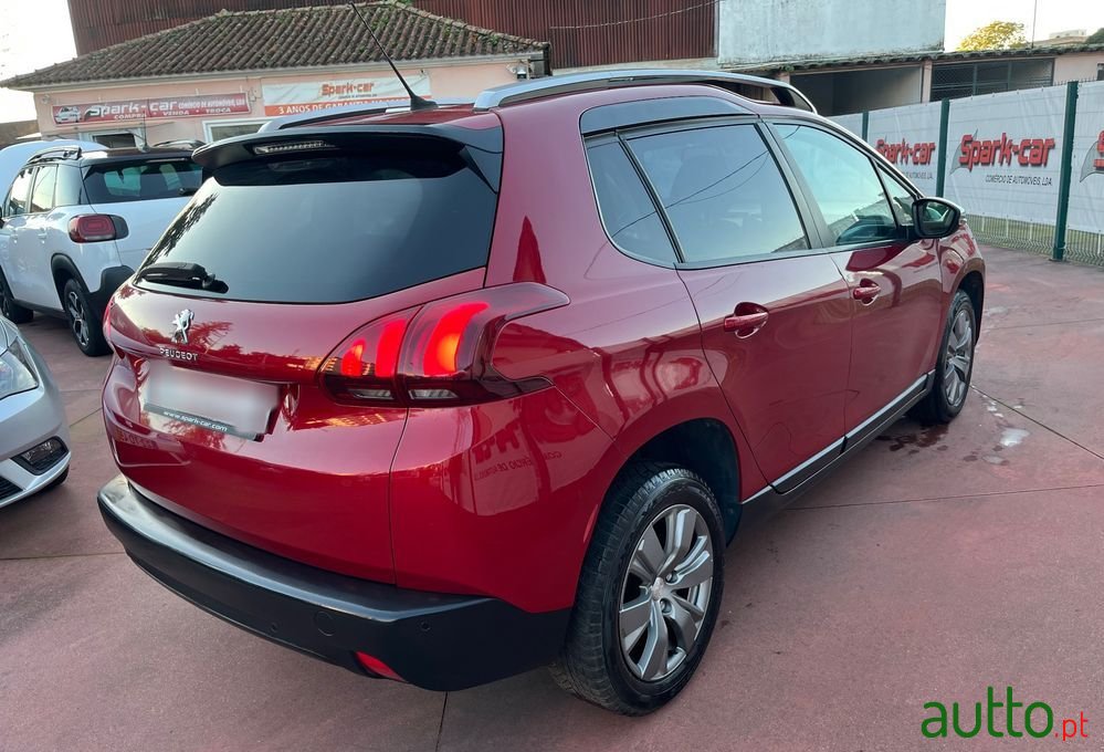 2019' Peugeot 2008 photo #3