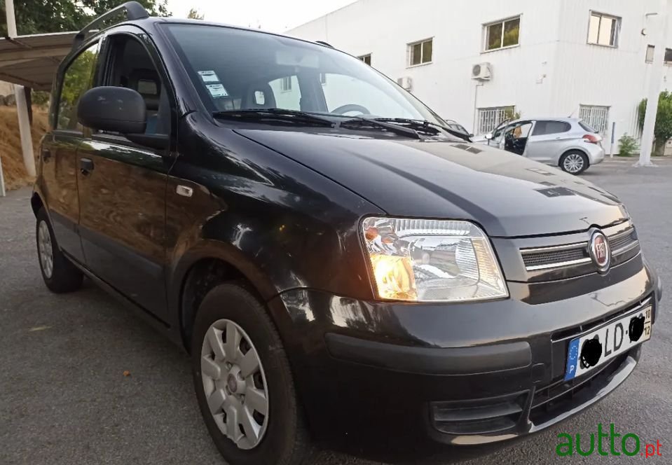 2010' Fiat Panda photo #2