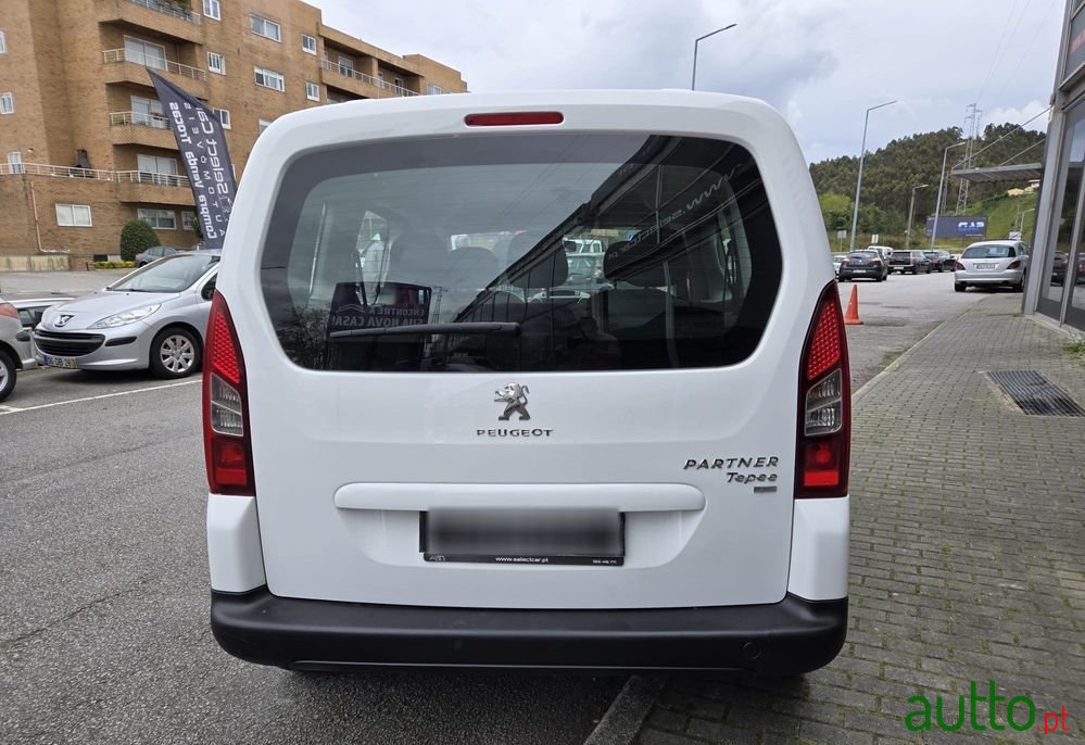 2014' Peugeot Partner photo #6