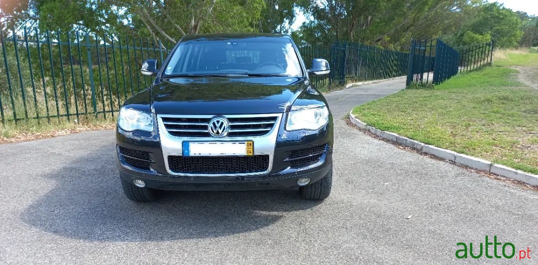 2008' Volkswagen Touareg photo #2