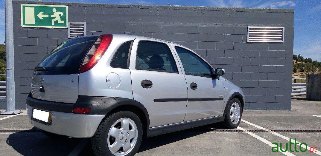 2002' Opel Corsa Elegance Easytronic photo #2
