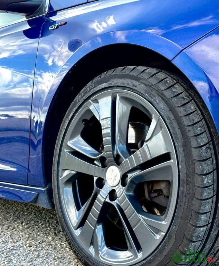 2015' Peugeot 308 1.6 E-Thp Gt photo #3