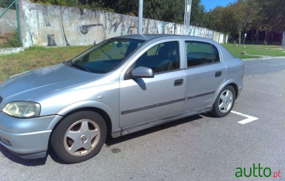 1999' Opel Astra 1.4 Club photo #1