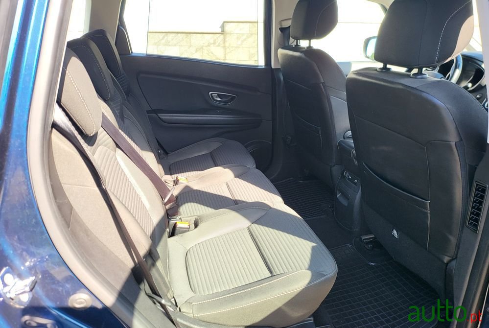 2017' Renault Scenic Energy photo #5