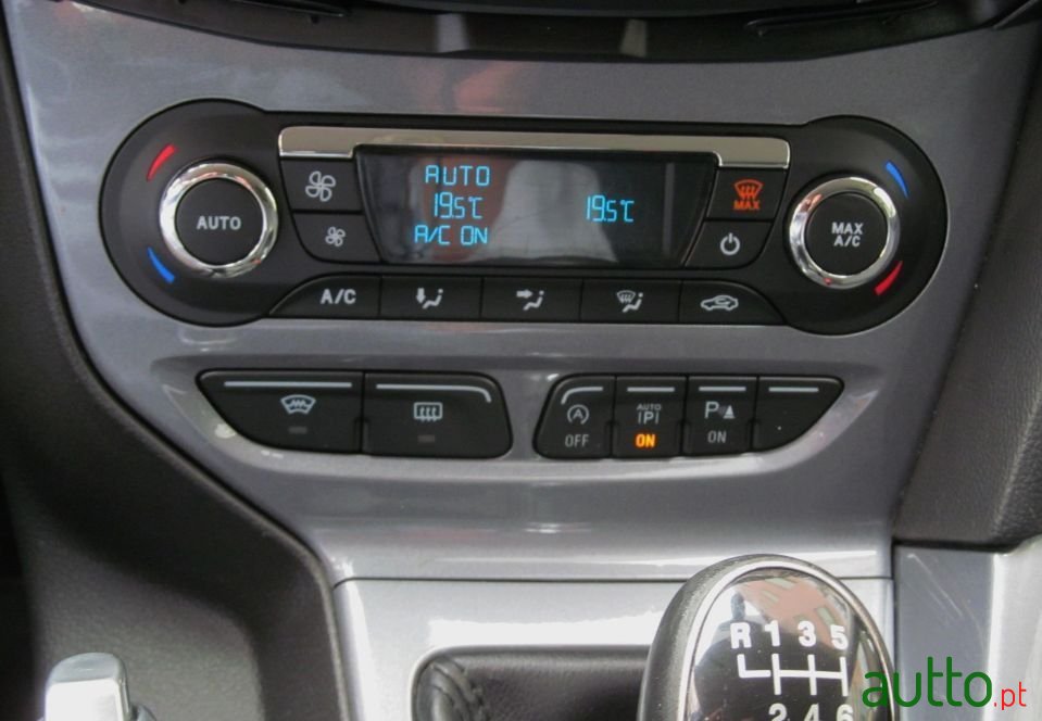 2013' Ford Focus Sw photo #4