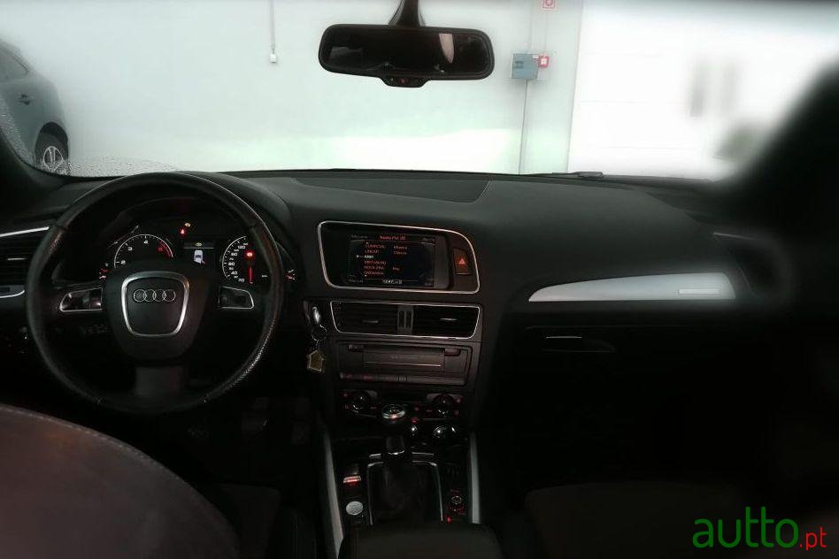 2011' Audi Q5 photo #1