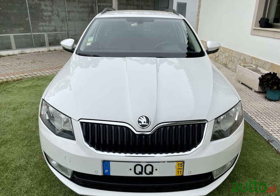 2015' Skoda Octavia Break photo #5