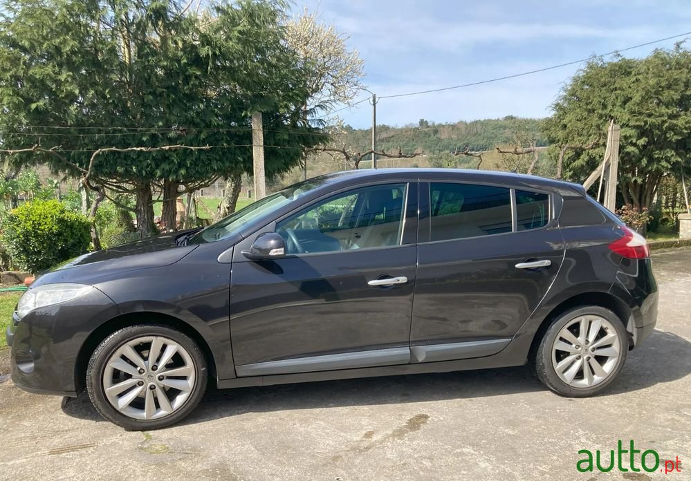 2010' Renault Megane photo #6