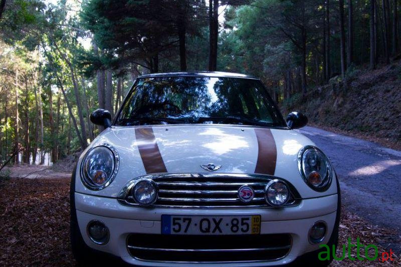 2010' MINI Cooper photo #4