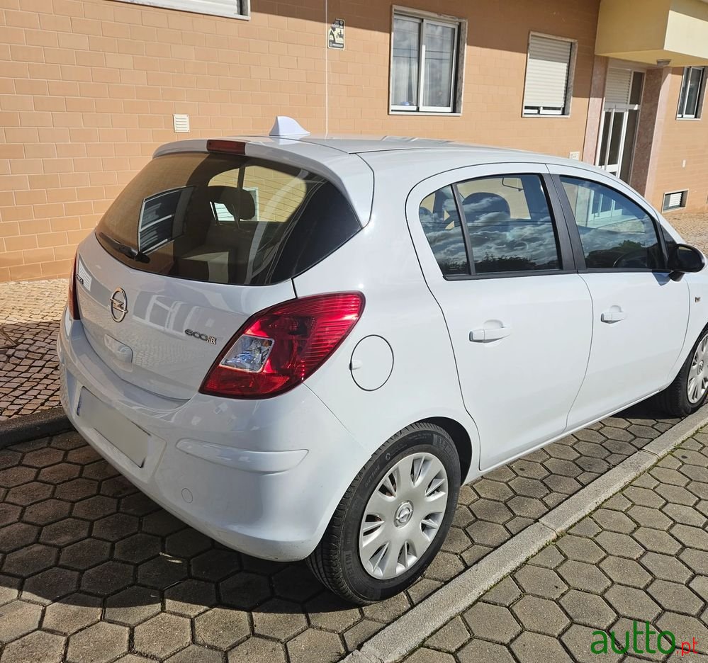 2011' Opel Corsa photo #3