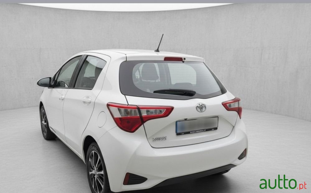 2020' Toyota Yaris photo #4
