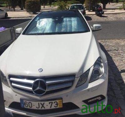 2010' Mercedes-Benz E-220 Coupé photo #2