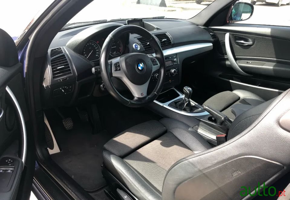 2011' BMW 120 photo #5