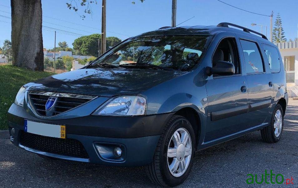 2008' Dacia Logan Mcv 7 photo #1