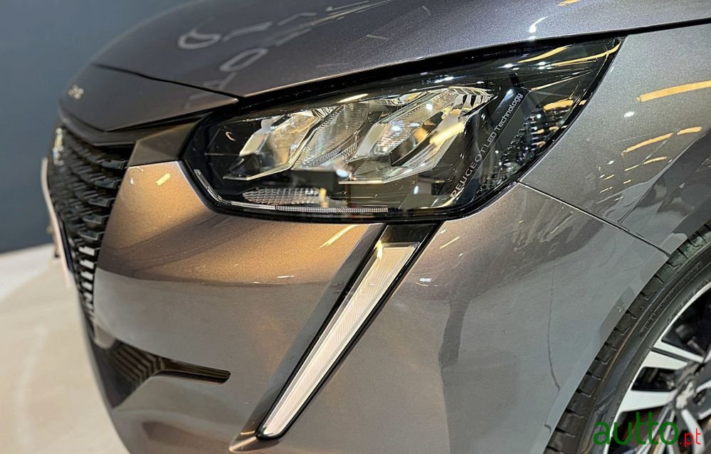 2022' Peugeot 208 Puretech photo #4