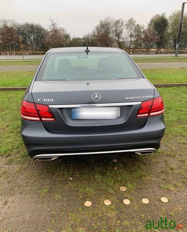 2014' Mercedes-Benz E 300 photo #1