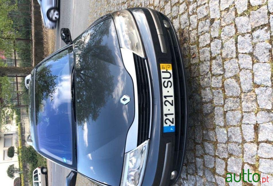 2001' Renault Laguna Break photo #3