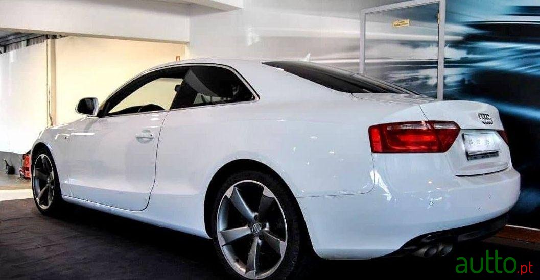 2009' Audi A5 2.0 S-Line photo #2