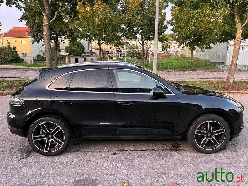 2019' Porsche Macan photo #2