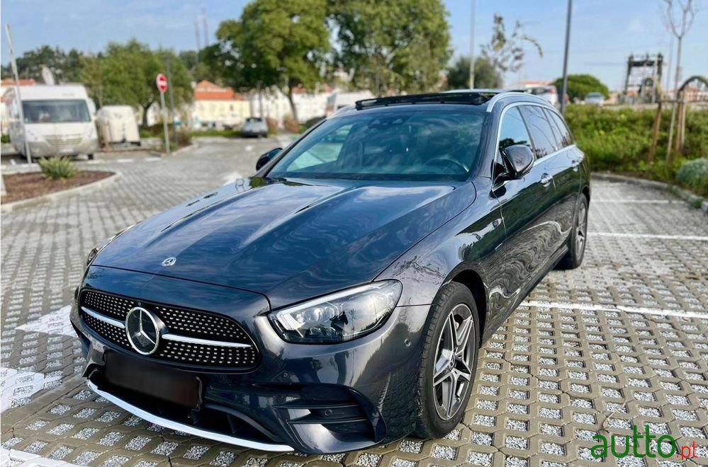 2021' Mercedes-Benz Classe E De Amg Line photo #3