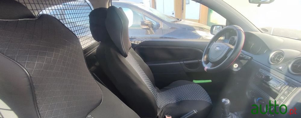 2004' Ford Fiesta photo #5