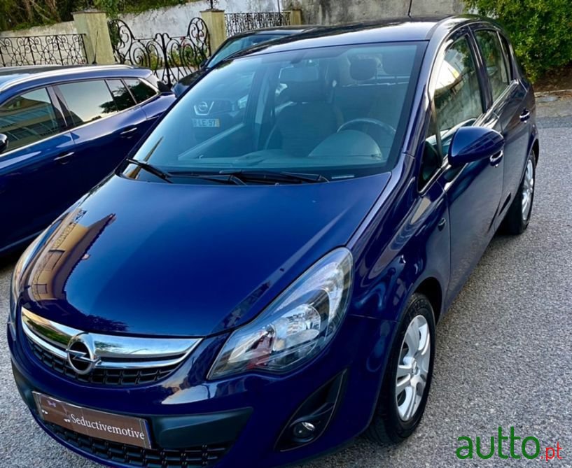 2014' Opel Corsa photo #2