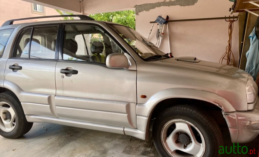 2000' Suzuki Grand Vitara photo #2