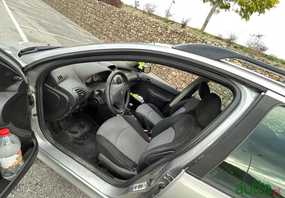 2004' Peugeot 206 Sw photo #5
