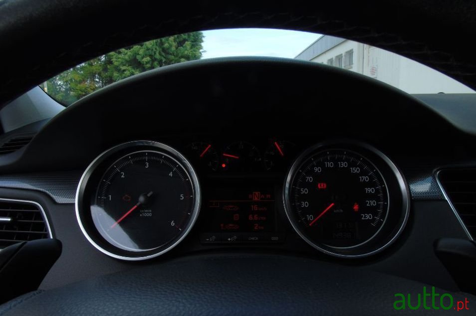 2011' Peugeot 508 Sw photo #3