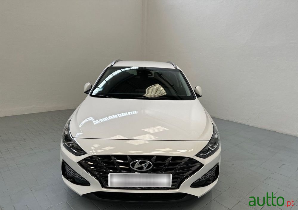 2023' Hyundai i30 Sw photo #2