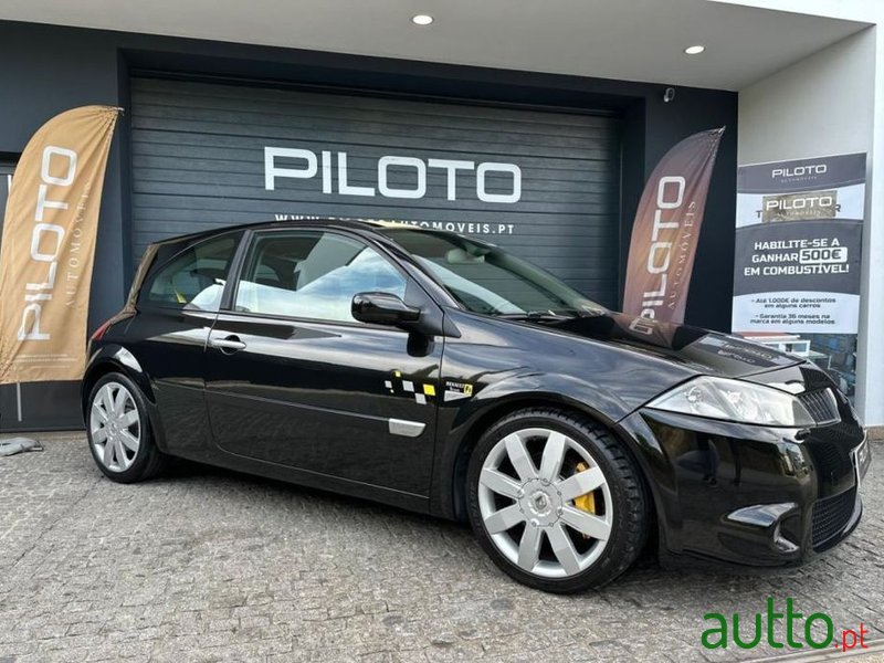 2004' Renault Megane 2.0 T 16V Sport photo #2